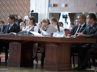 stagii-de-practica-in-parlament,eduard-mihalas,consiliul-national-al-tineretului-din-moldova,anastasia-rotaru,