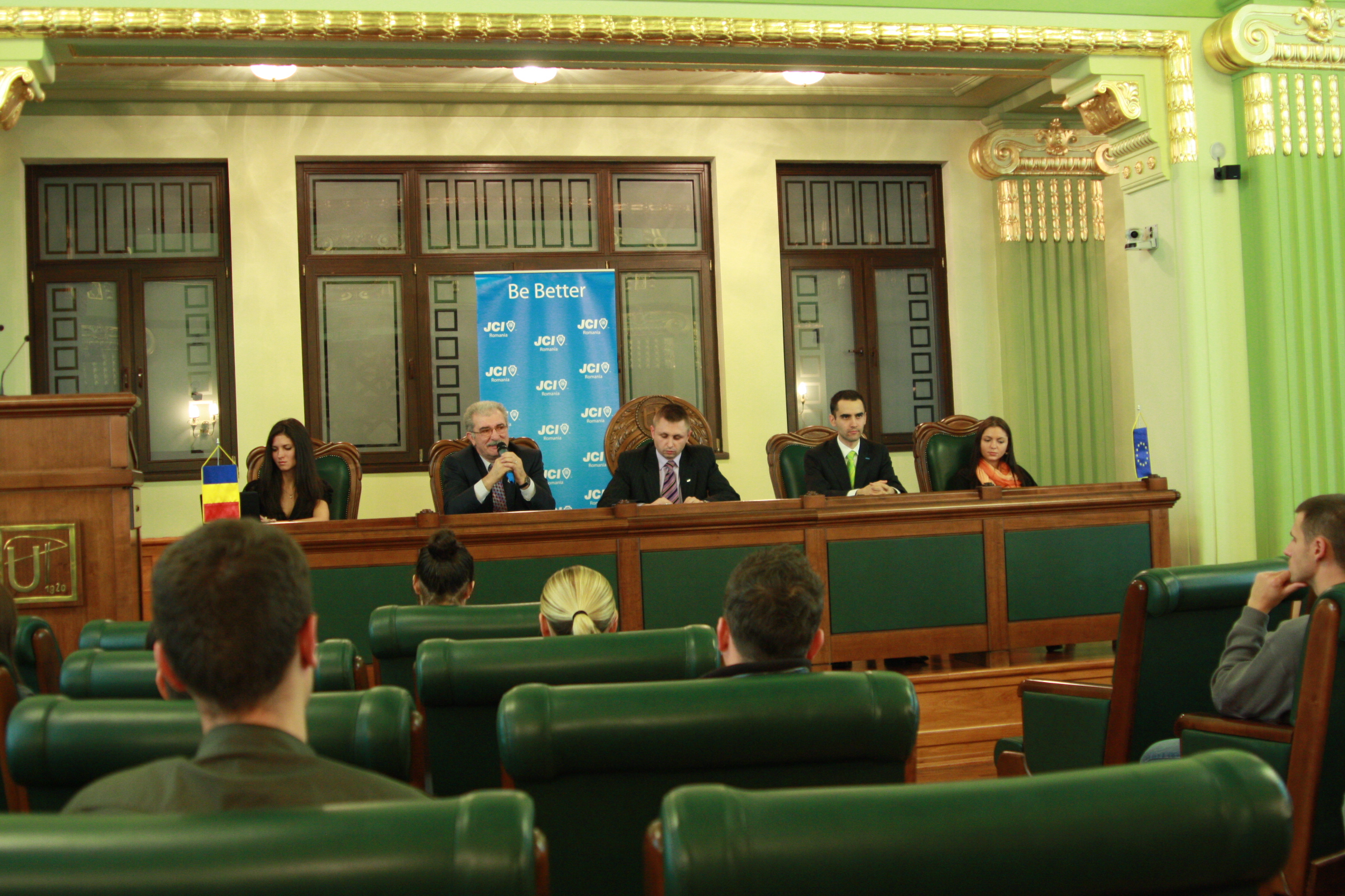 Lansarea ”Succes în România” de JCI Timișoara, Sala Senatului, Universitatea Politehnica din Timişoara Lansarea ”Succes în România” de JCI Timișoara, Sala Senatului, Universitatea Politehnica din Timişoara