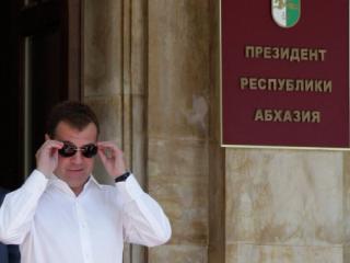 dmitri-medvedev,federatia-rusa,georgia,nato,osetia-de-sud,rusia,