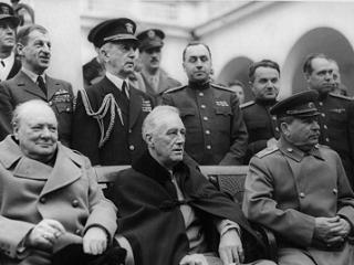 8-mai-1945,9-mai-1945,amiral-friedenburg,amiralul-burrough,bedell-smith,carl-spaats,churchill,comandamentul-general-sovietic-din-berlin,f-morgan,feldmaresal-jodl,feldmaresal-keitel,fr-sevez,franta,general-oxenius,korniseev,reims,stalin,susloparov,truman,